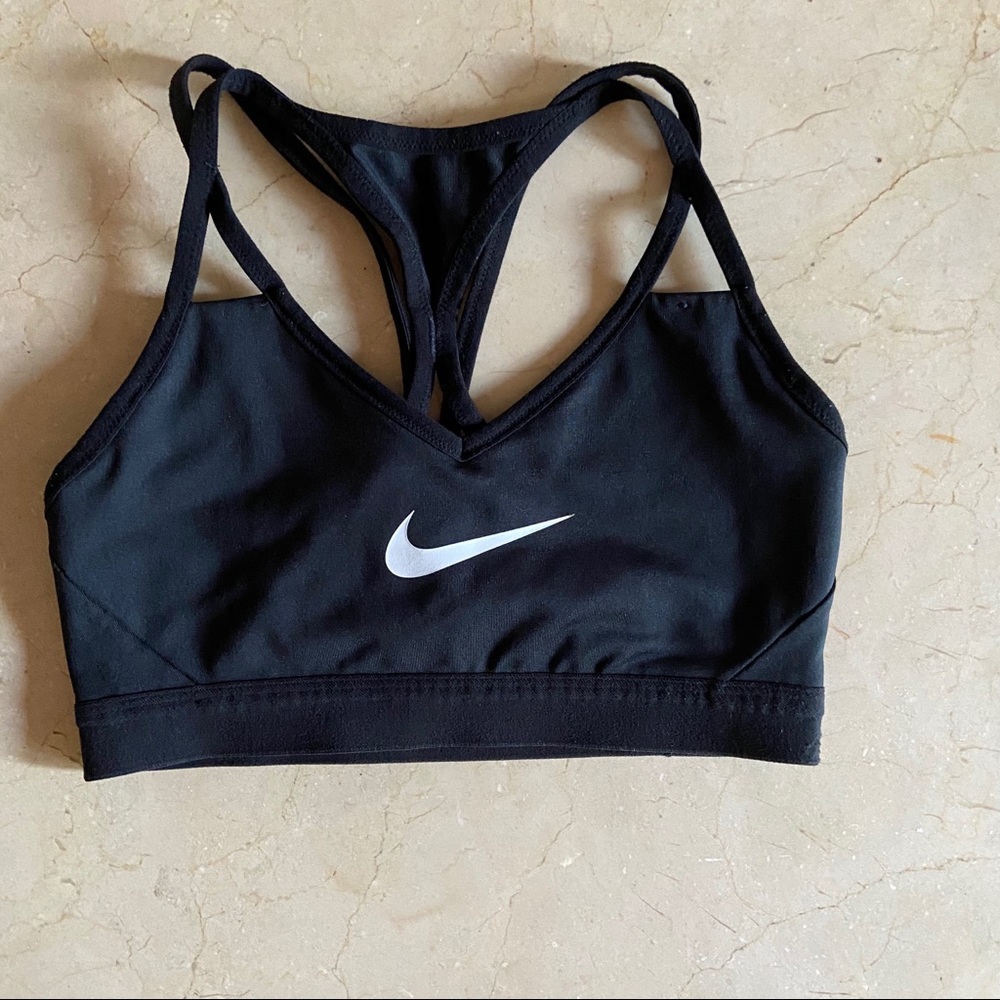 Nike Women’s Light Support Sports Bra